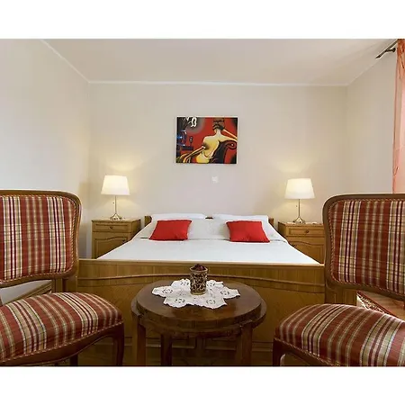 San Vincenti Villa *